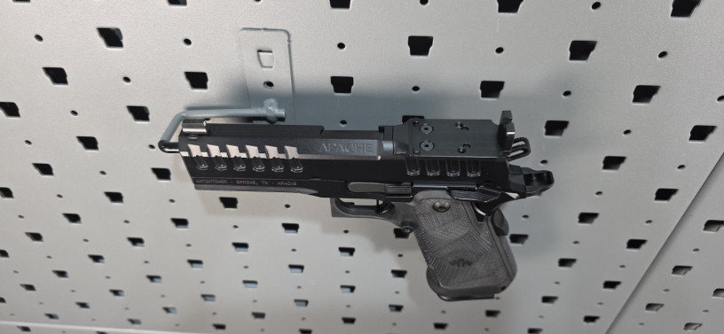 watchtower-apache-commander-425-2011-9mm-optic-ready-big-9