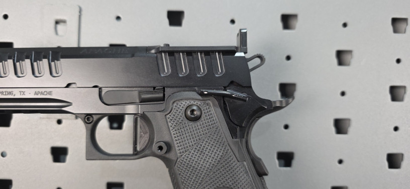 watchtower-apache-commander-425-2011-9mm-optic-ready-big-3