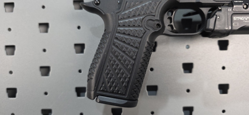 wilson-combat-sfx9-4-optic-ready-picatinny-rail-full-grip-w-extras-big-13