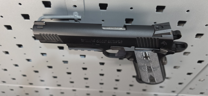 rare-colt-1911-combat-unit-rail-gun-9mm-big-13