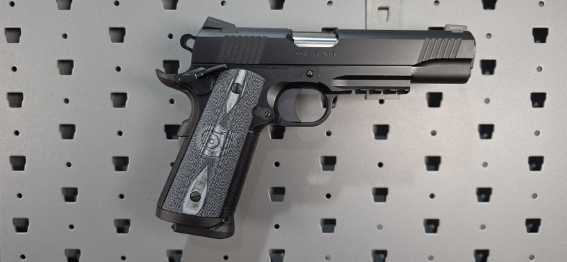 rare-colt-1911-combat-unit-rail-gun-9mm-big-14