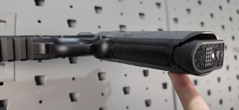 rare-colt-1911-combat-unit-rail-gun-9mm-big-10