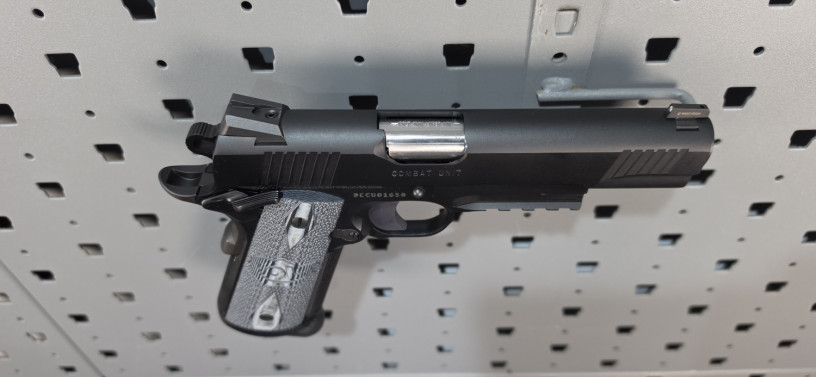 rare-colt-1911-combat-unit-rail-gun-9mm-big-23