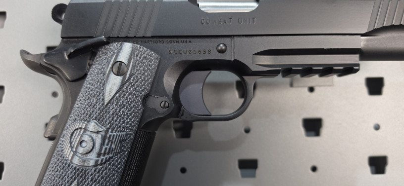 rare-colt-1911-combat-unit-rail-gun-9mm-big-19