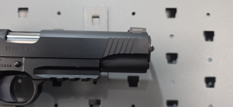 rare-colt-1911-combat-unit-rail-gun-9mm-big-15
