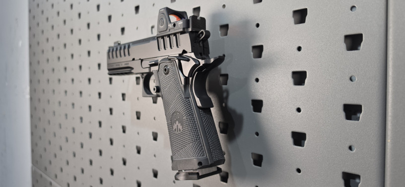 watchtower-apache-commander-2011-9mm-trijicon-rmr-big-8