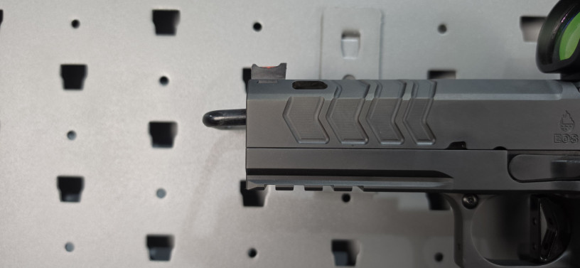 atlas-gunworks-eos-2011-9mm-ported-with-trijicon-sro-big-2