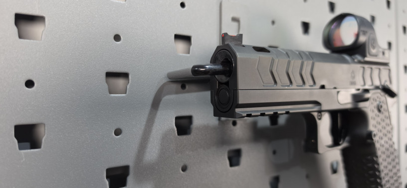 atlas-gunworks-eos-2011-9mm-ported-with-trijicon-sro-big-1