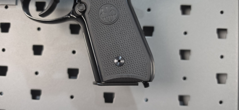 unfired-rare-beretta-92sb-9mm-50-years-of-90-series-246-of-1526-big-8