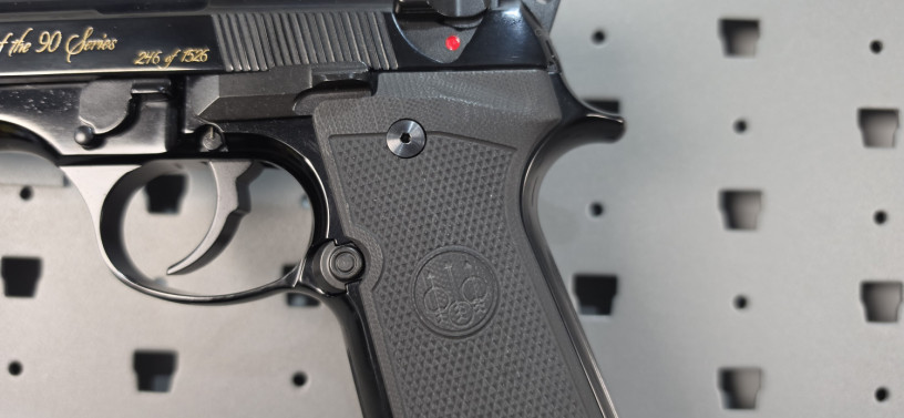 unfired-rare-beretta-92sb-9mm-50-years-of-90-series-246-of-1526-big-7