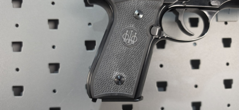 unfired-rare-beretta-92sb-9mm-50-years-of-90-series-246-of-1526-big-20