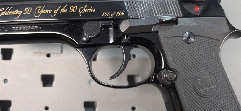 unfired-rare-beretta-92sb-9mm-50-years-of-90-series-246-of-1526-big-6