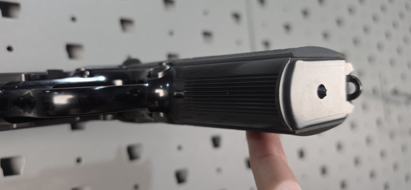 unfired-rare-beretta-92sb-9mm-50-years-of-90-series-246-of-1526-big-11