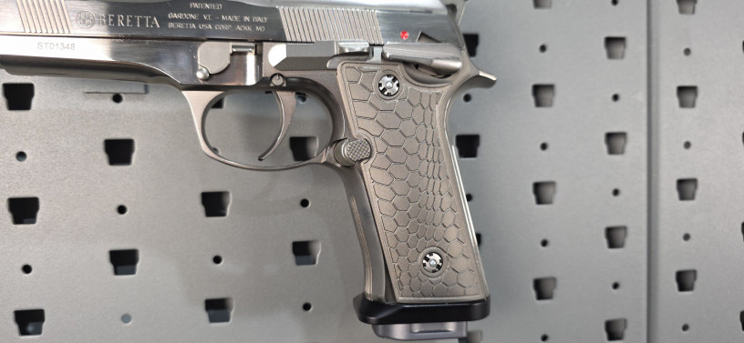 uber-rare-beretta-92-steel-i-sao-steel-frame-safety-big-5